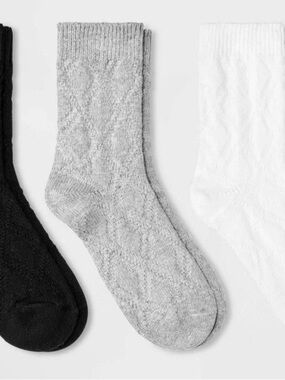 2 Universal Thread Women's 3 Pack Textured Crew Socks Black White Heather